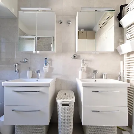 Ap Silvija Apartmán *